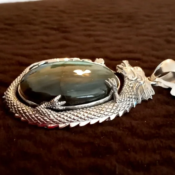 BALI LEGACY MALAGASY LABRADORITE DRAGON PENDENT - Picture 3 of 7